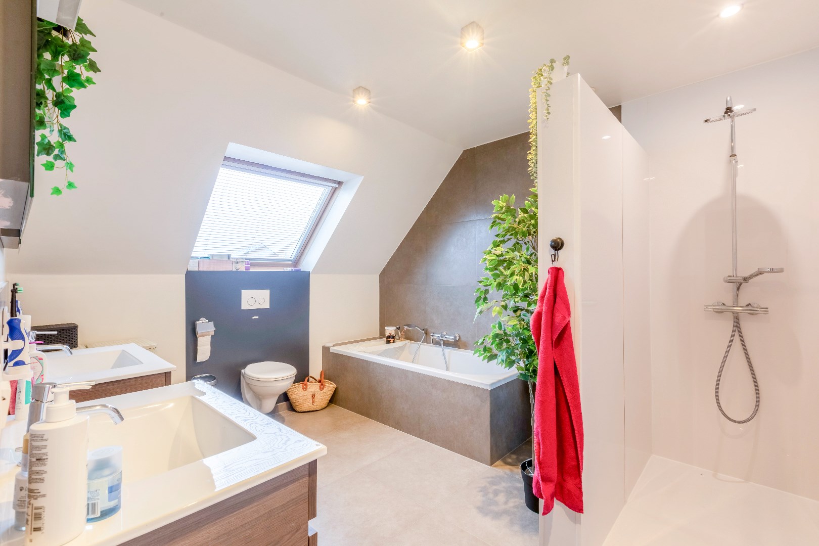 Instapklare en rustige HOB te Oostakker 