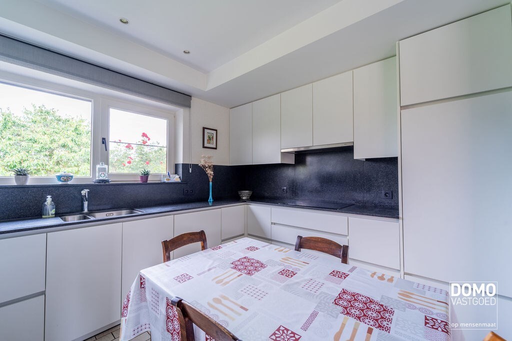 UNIEKE WONING MET 2 RUIME LOODSEN OP PERCEEL VAN 58A49CA 