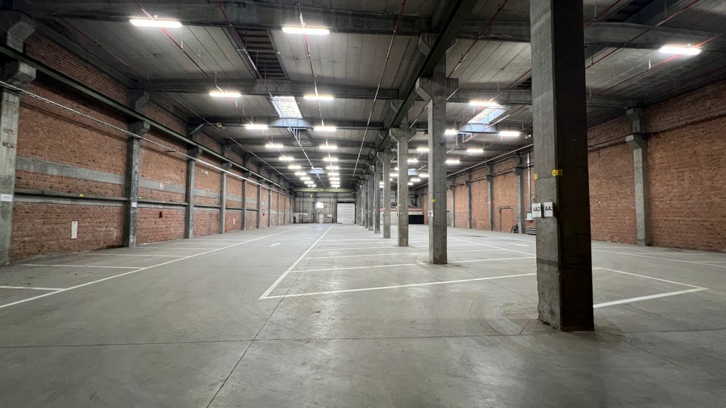 Magazijnen te huur vlakbij afrit E17 in Sint-Niklaas
