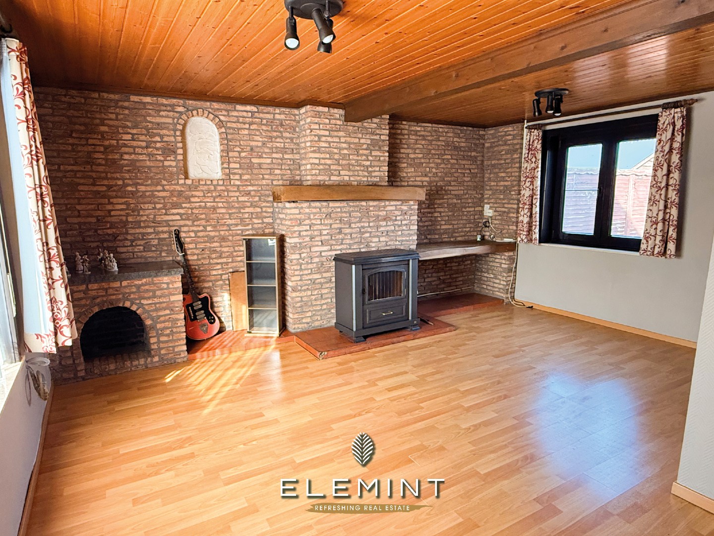 Karaktervolle te renoveren woning in rustige straat te Olsene 