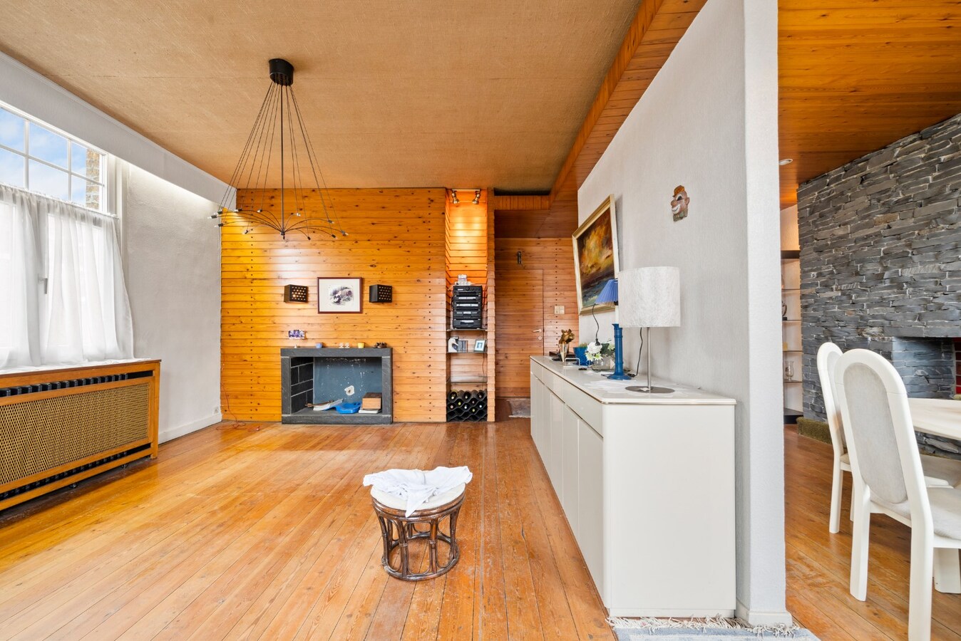 Uitstekend gelegen opbrengsteigendom op de Grote Markt van Diksmuide 