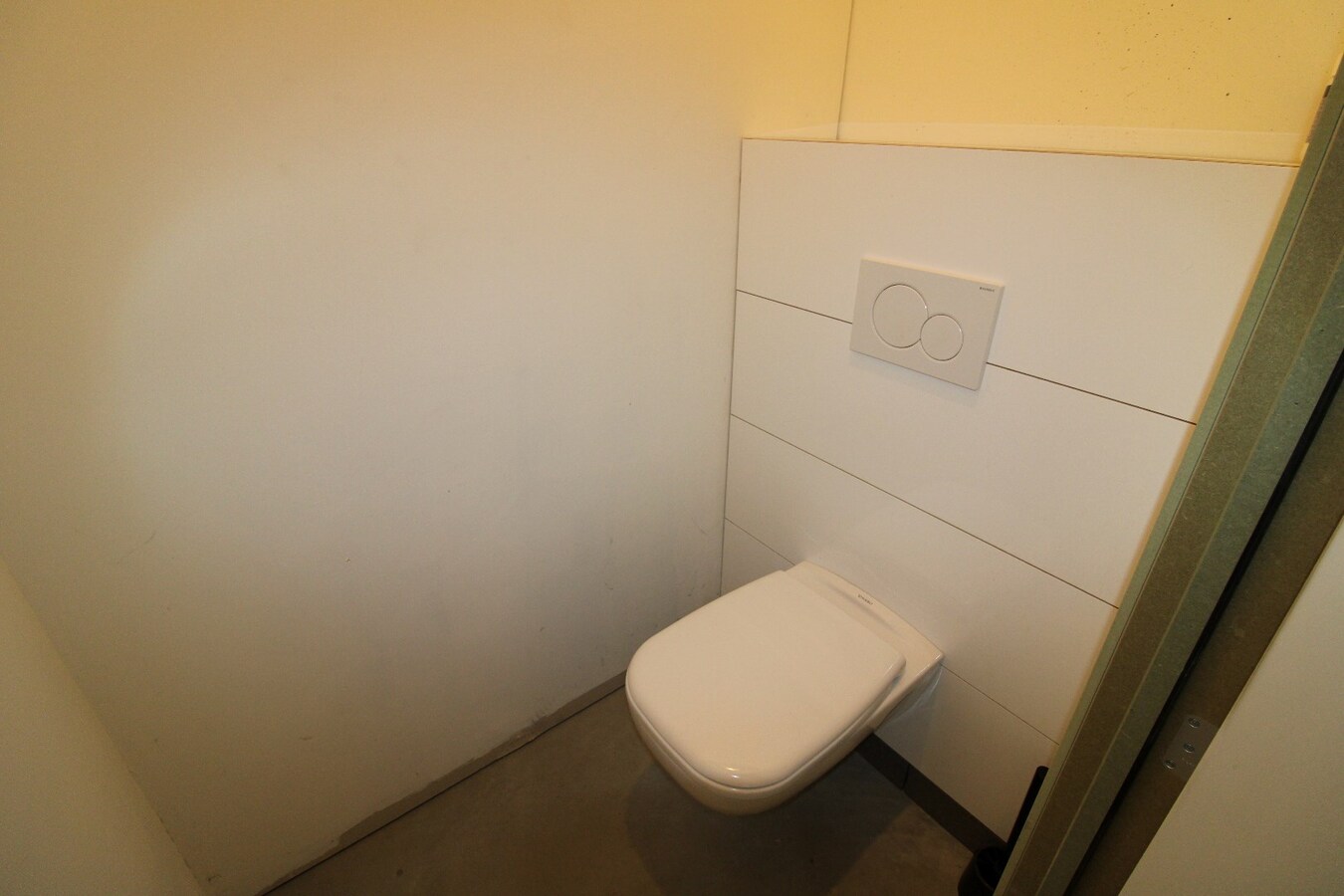 Volledig uitgeruste KMO-unit met een bruikbare oppervlakte van 392 m² 