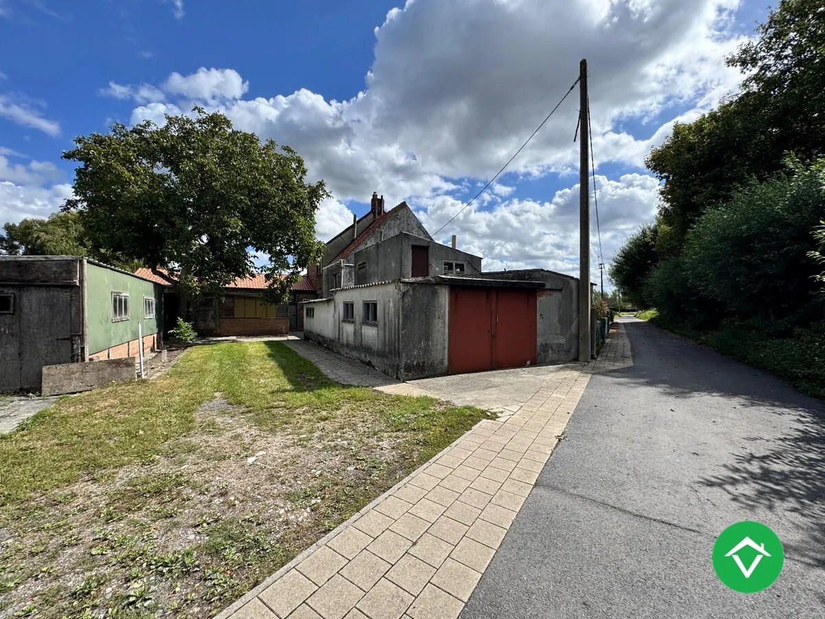 Woning met 3 slaapkamers tuin en garage te Gistel 