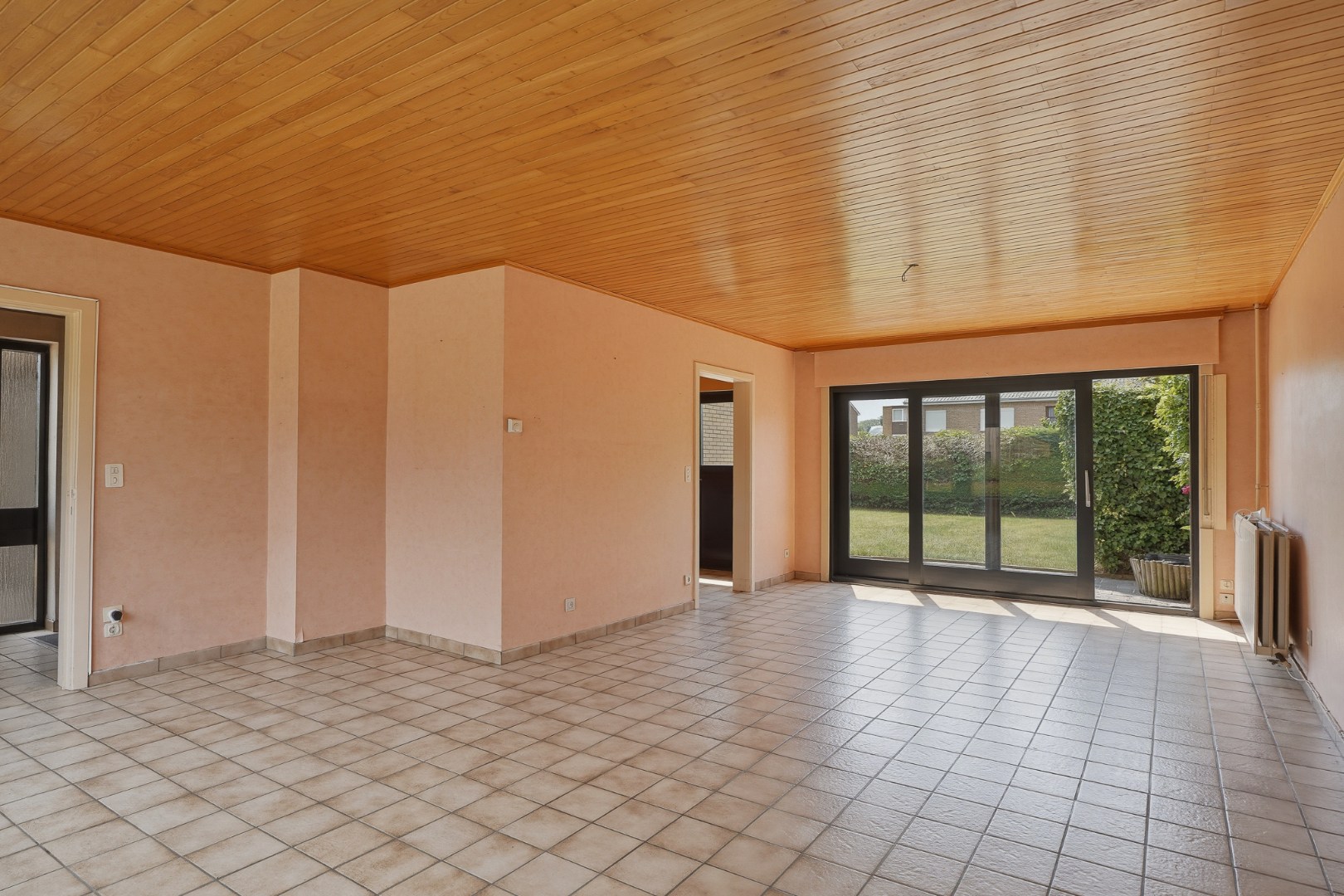 Renovatiewoning met 3 slpks, garage en zonnige tuin 