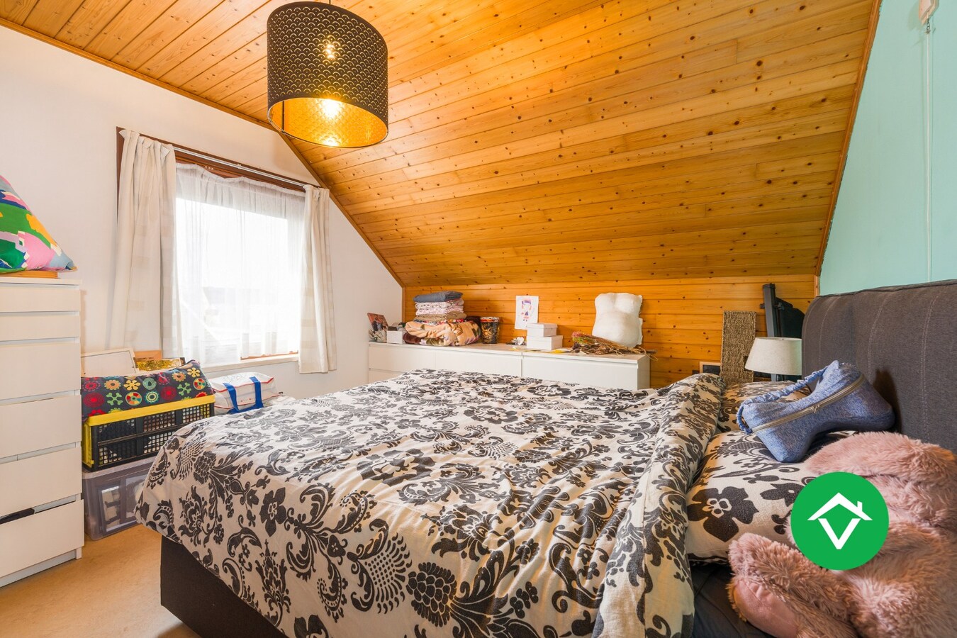 Alleenstaande woning met 5 slaapkamers en garage te Koekelare 