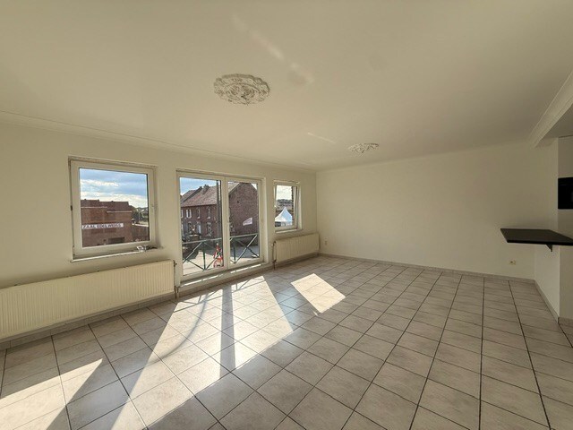 Prachtig appartement met 2 slaapkamers, terras en garage in het centrum van Dilsen 