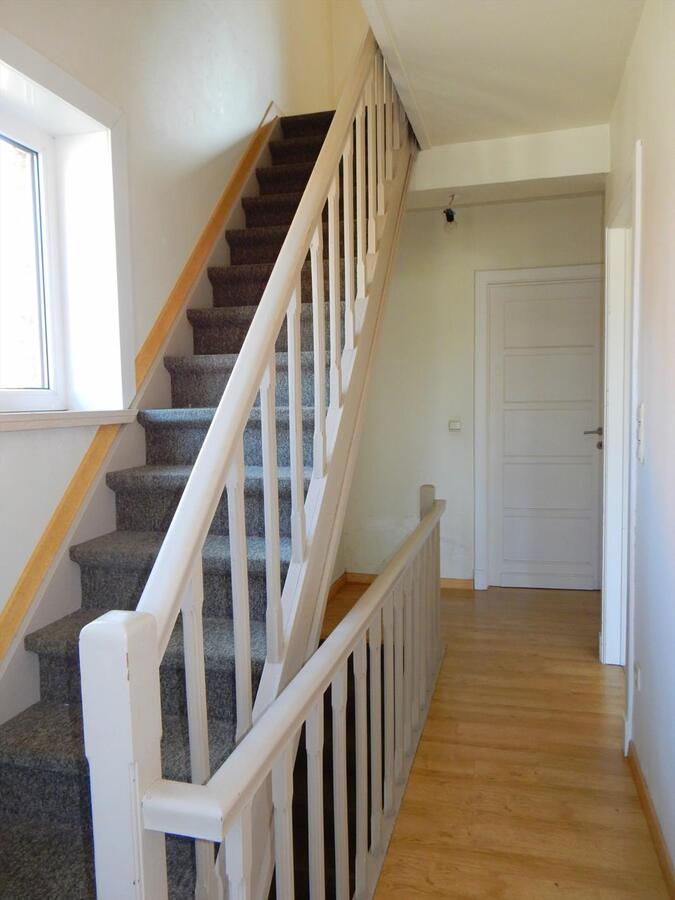 Ruime woning te Jabbeke met 4 slaapkamers 