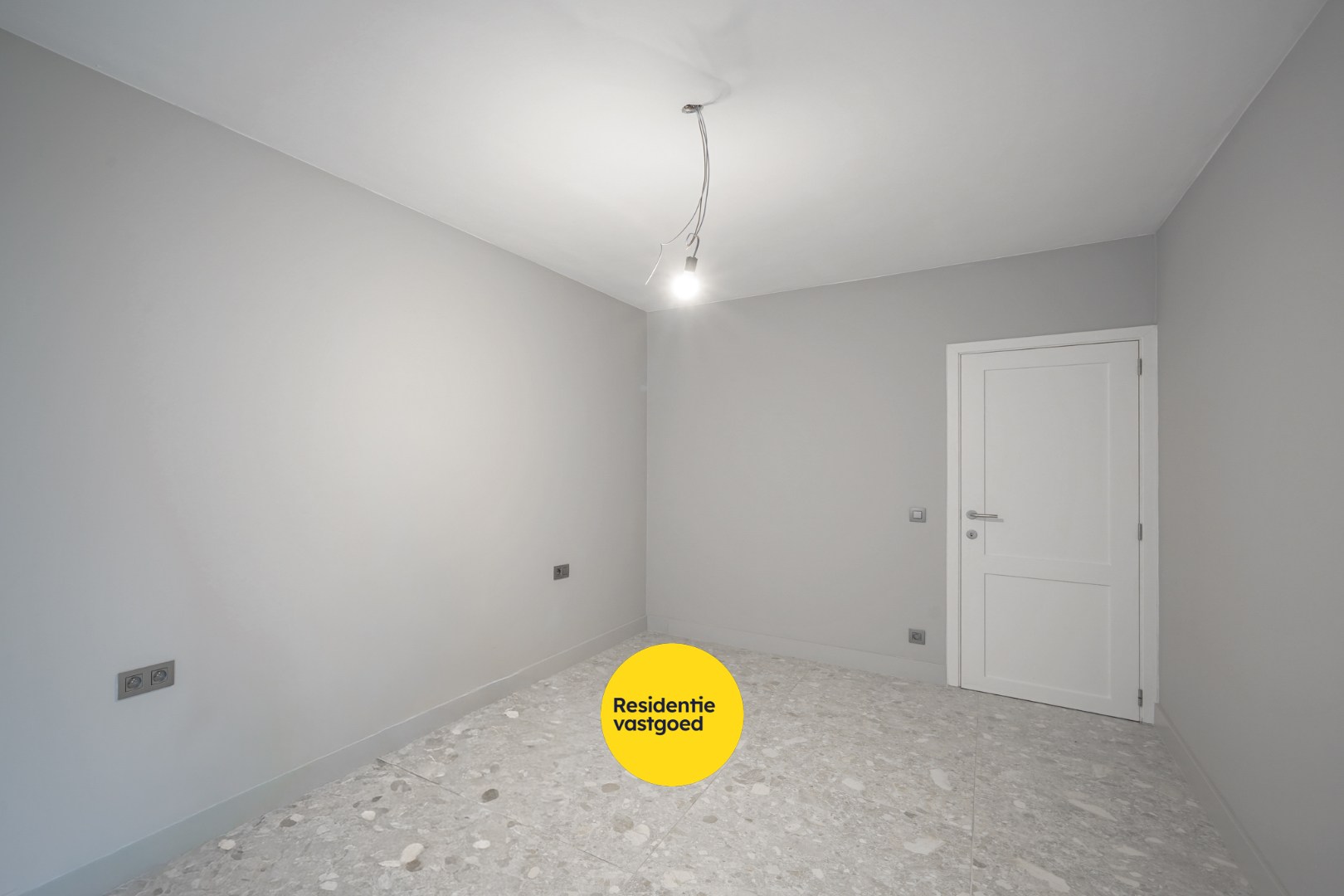 Gerenoveerd 2-slpk appartement met lift in Oostende 