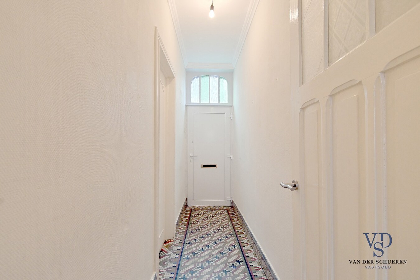 Te renoveren gezinswoning. 