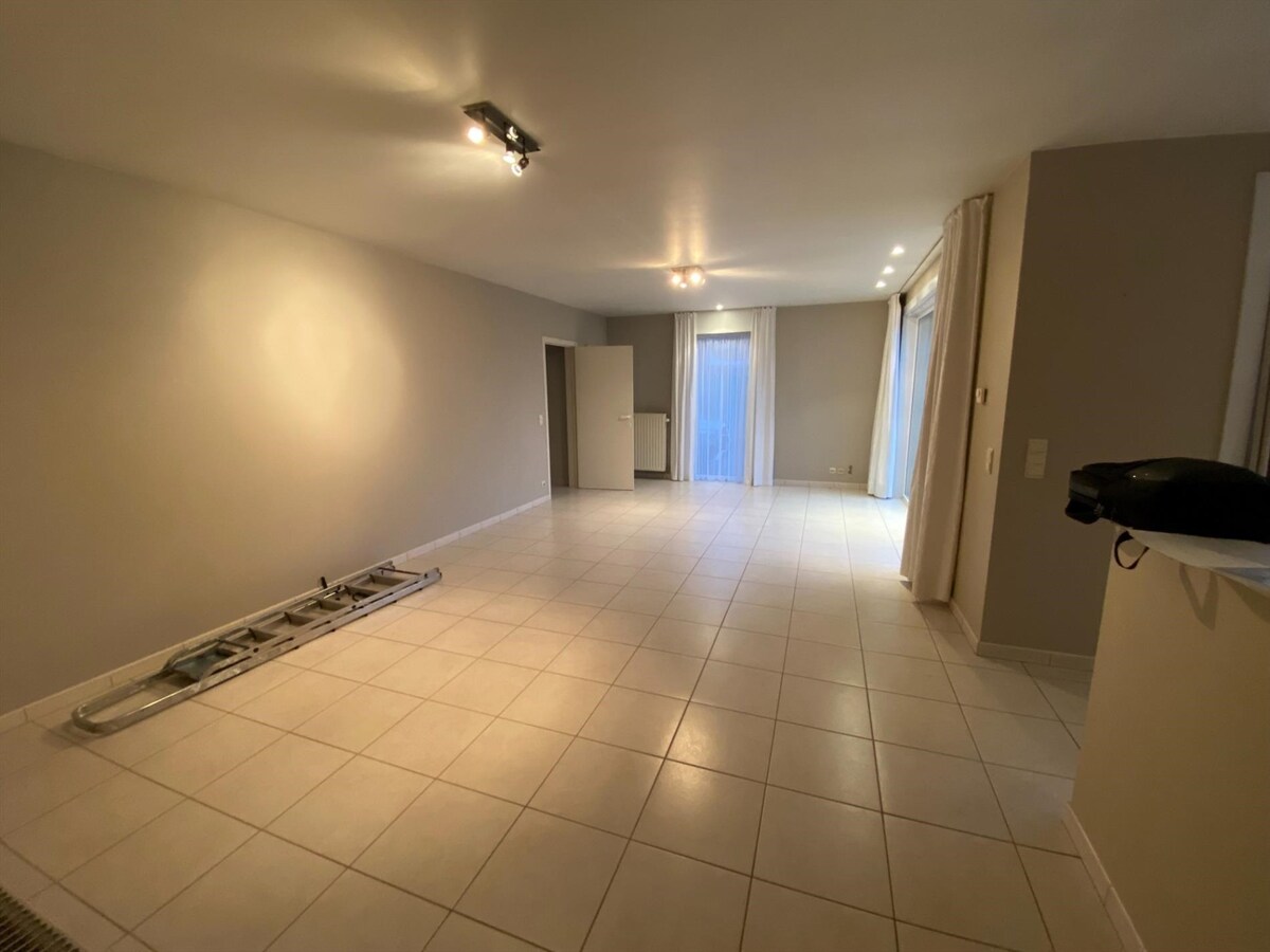 Verrassend ruime benedenwoning met tuin en garage 