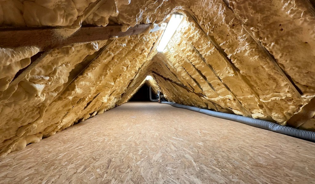 Handelspand met garage te koop in Merelbeke-Melle