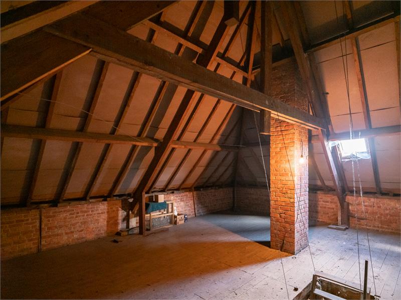 Interessant renovatieproject in groene omgeving 