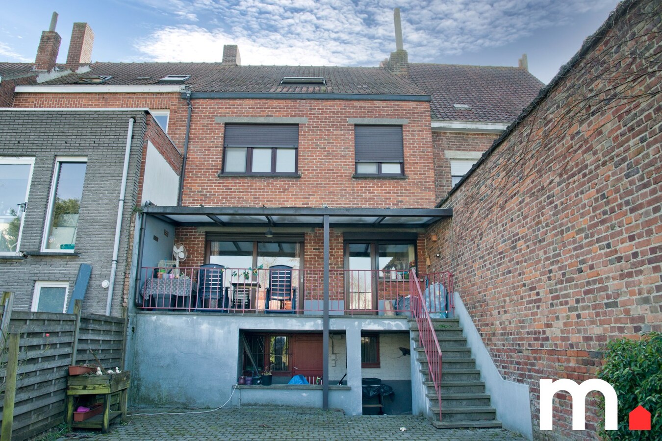 Unieke woning te Kortrijk met zonnige aangelegde tuin, Garage en 4 ruime slaapkamers! 