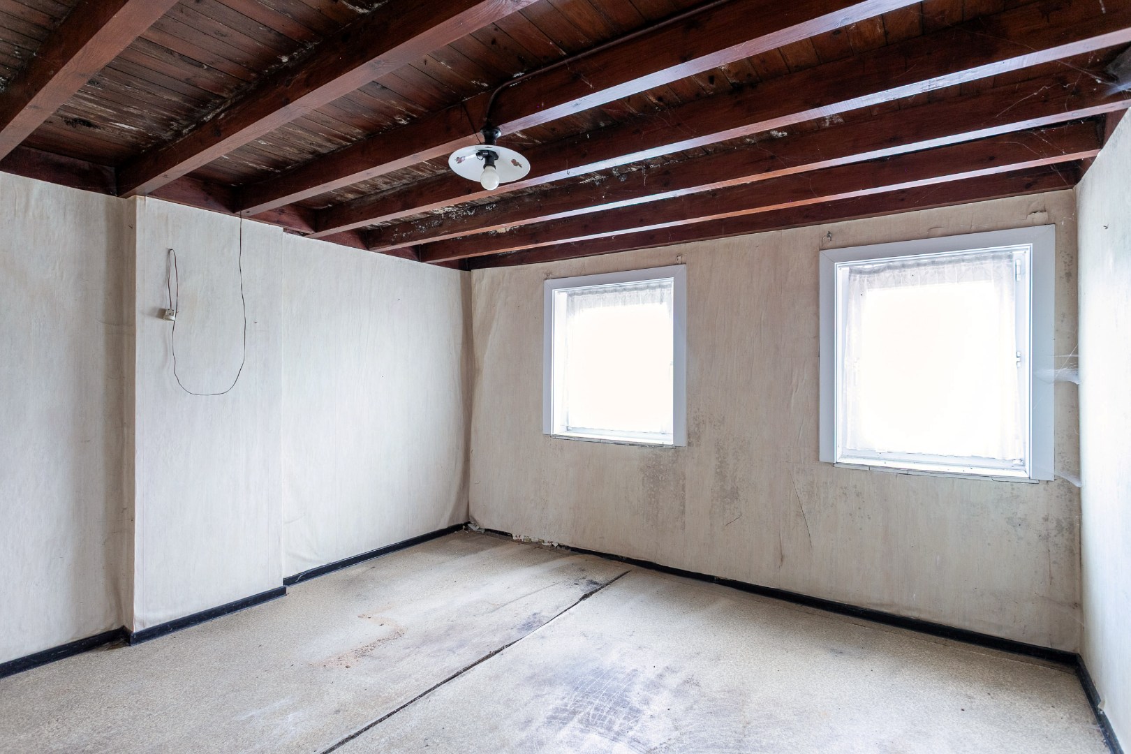 Unieke eigendom met twee woningen op een ruim perceel van 3.130 m² te Galmaarden 