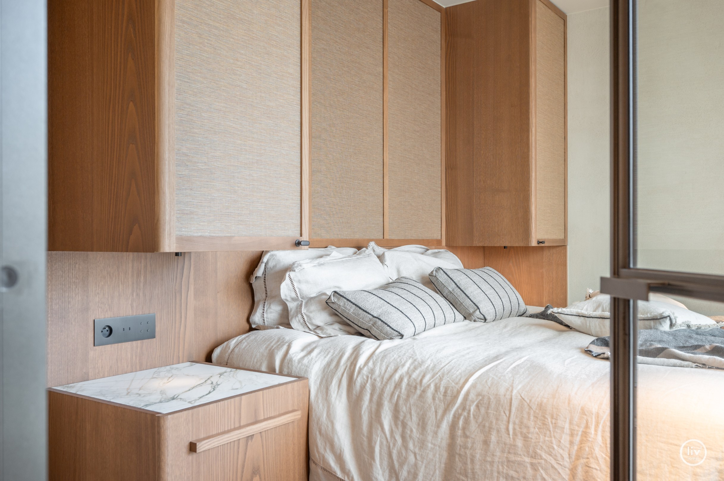 Appartement d'angle entièrement rénové et de haute qualité dans une résidence de standing au cœur du Zoute. 