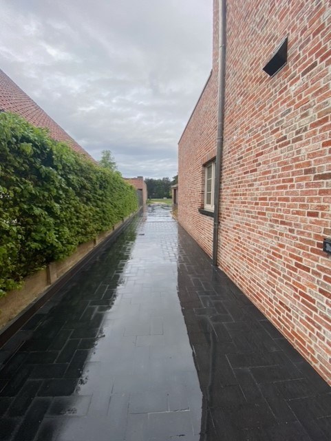 Mooi afgewerkt gelijkvloers appartement met 2 slpk. in Mol-Sluis! 