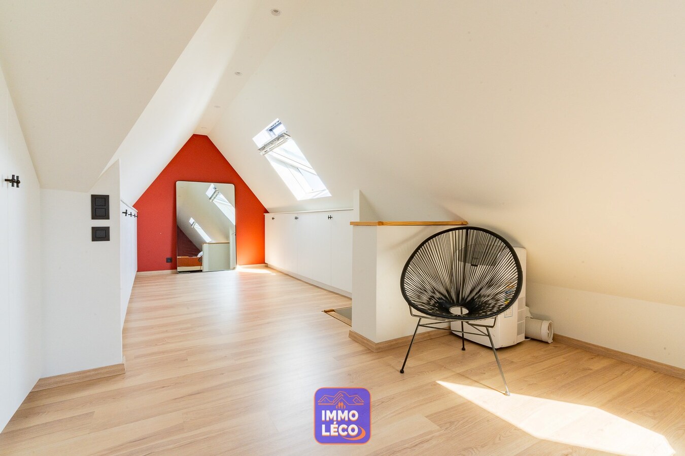 Superbe 3 façades avec jardin, garage, parking 4 voitures. COUP DE COEUR ! 