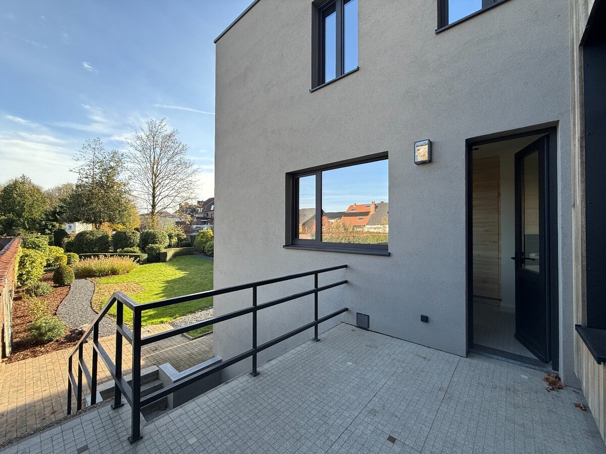 Maison de maître avec 5 chambres et jardin, idéale pour profession libérale ! 