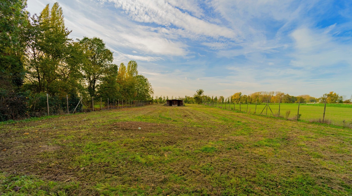 Royale villa met zwembad en extra woonruimte op 3070 m² 