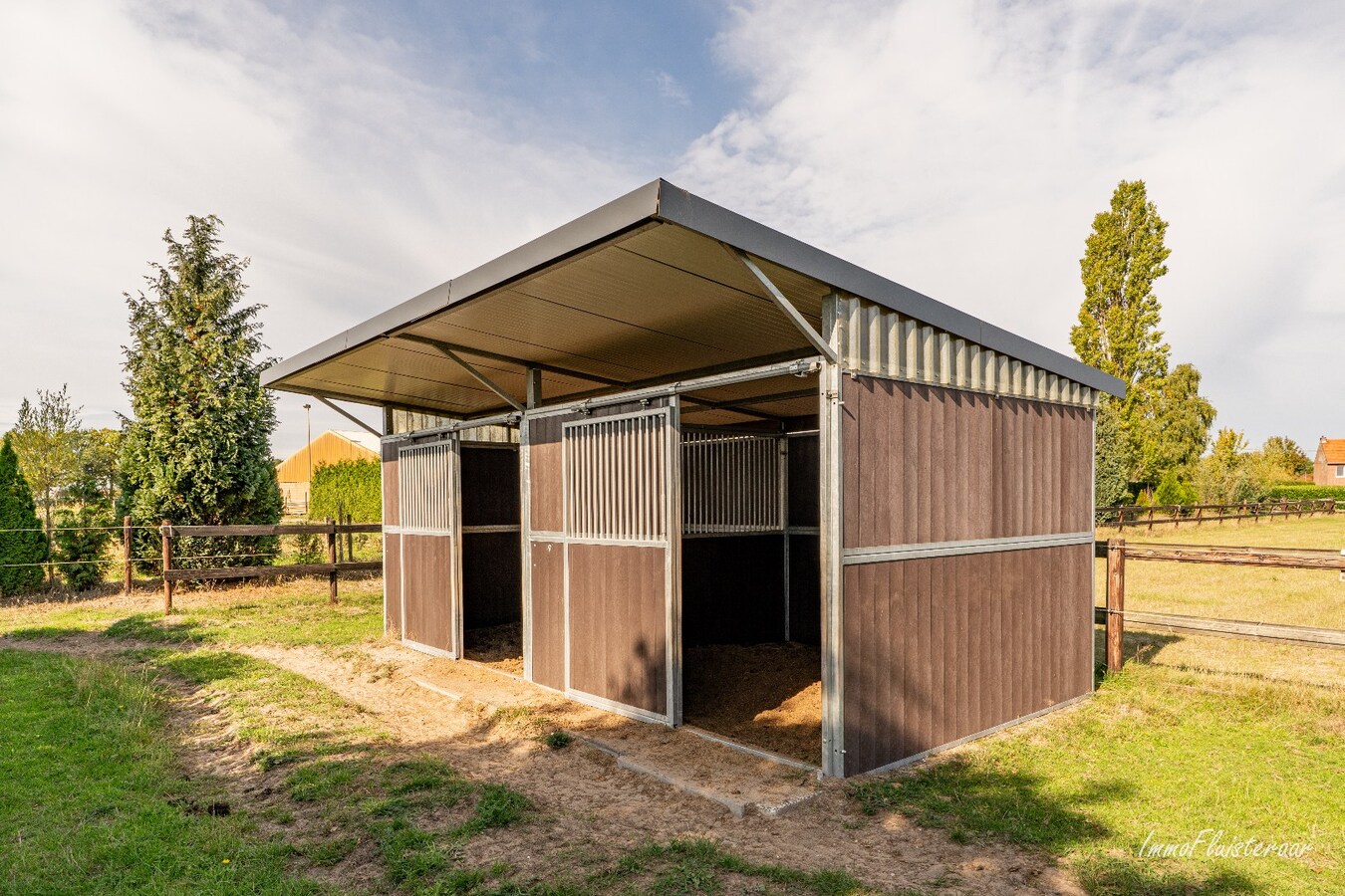 Instapklare hoeve met paardenfaciliteiten op ca. 2,5 ha te Gruitrode (Oudsbergen) 