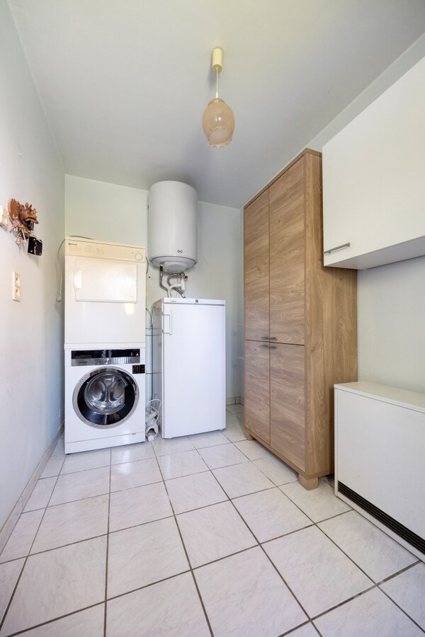Instapklare bungalow met zuidtuin, garage en rust in Outgaarden 