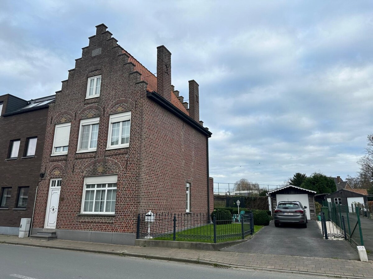 Ruime halfopen woning met 3 slaapkamers 