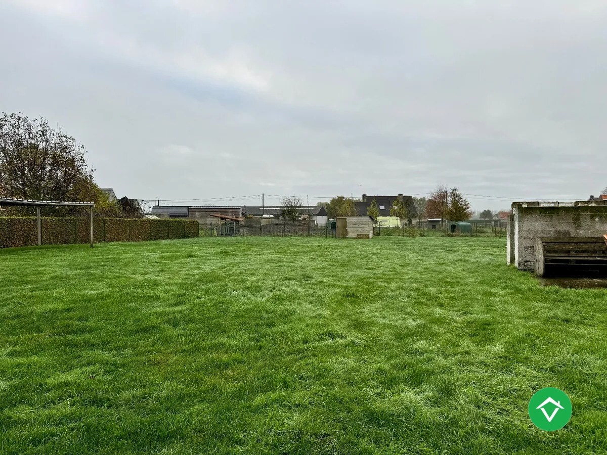 Rustig gelegen te renoveren woning in Torhout 