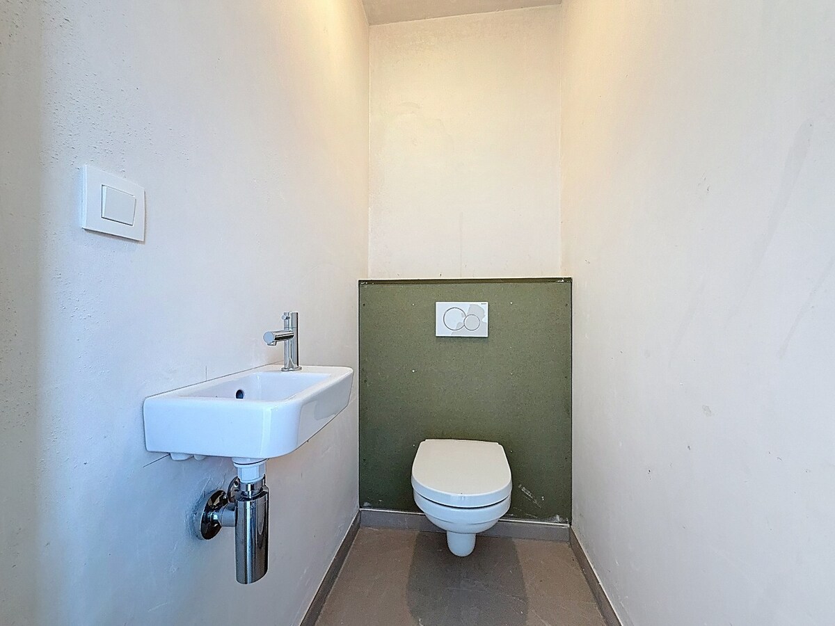 Tiptop afgewerkte nieuwbouw BEN-woning te St-L-Houtem, 6% BTW mogelijk 