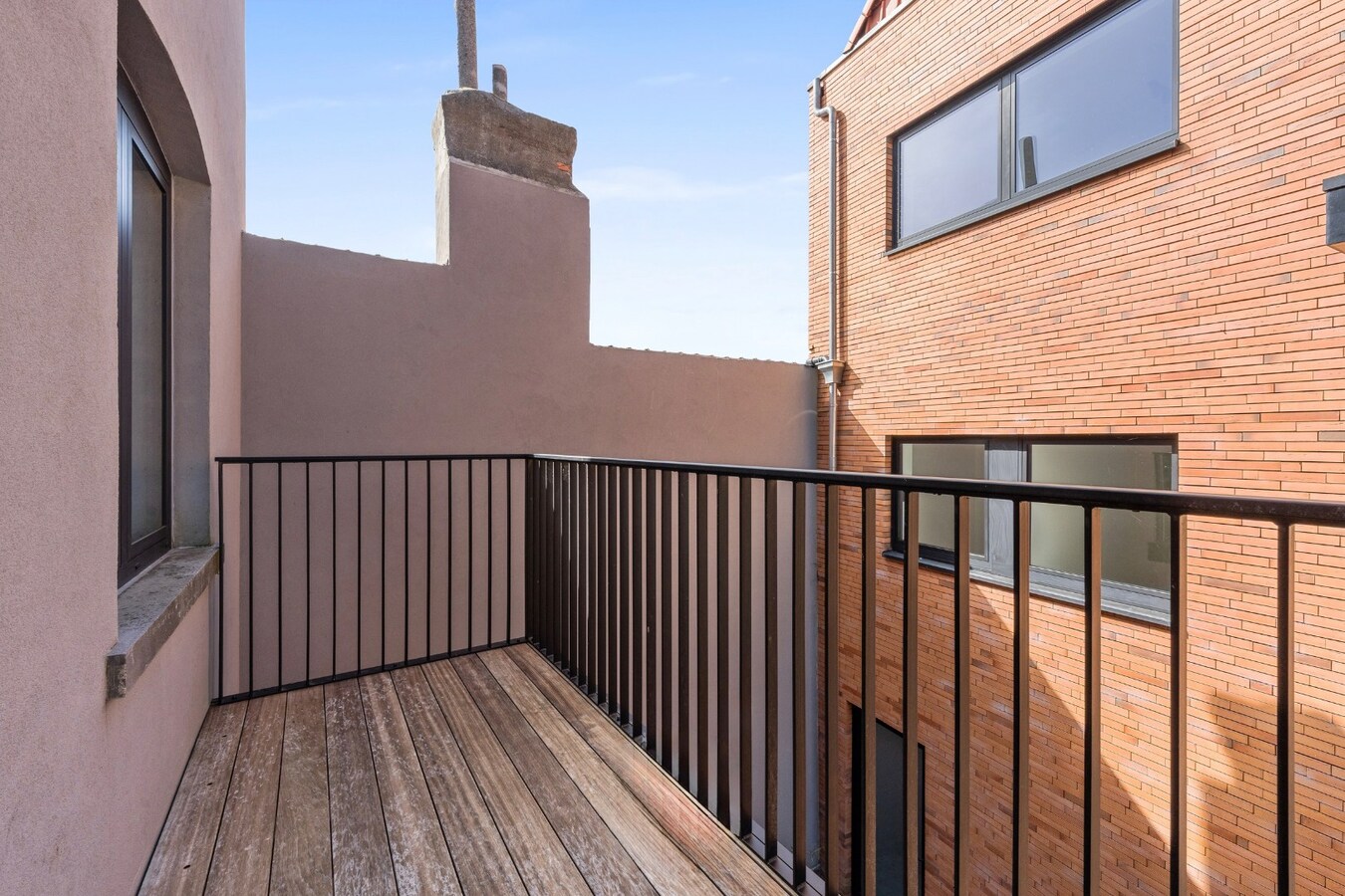 Luxueuze totaalrenovatie | ruim 2 slaapkamer appartement met terras 