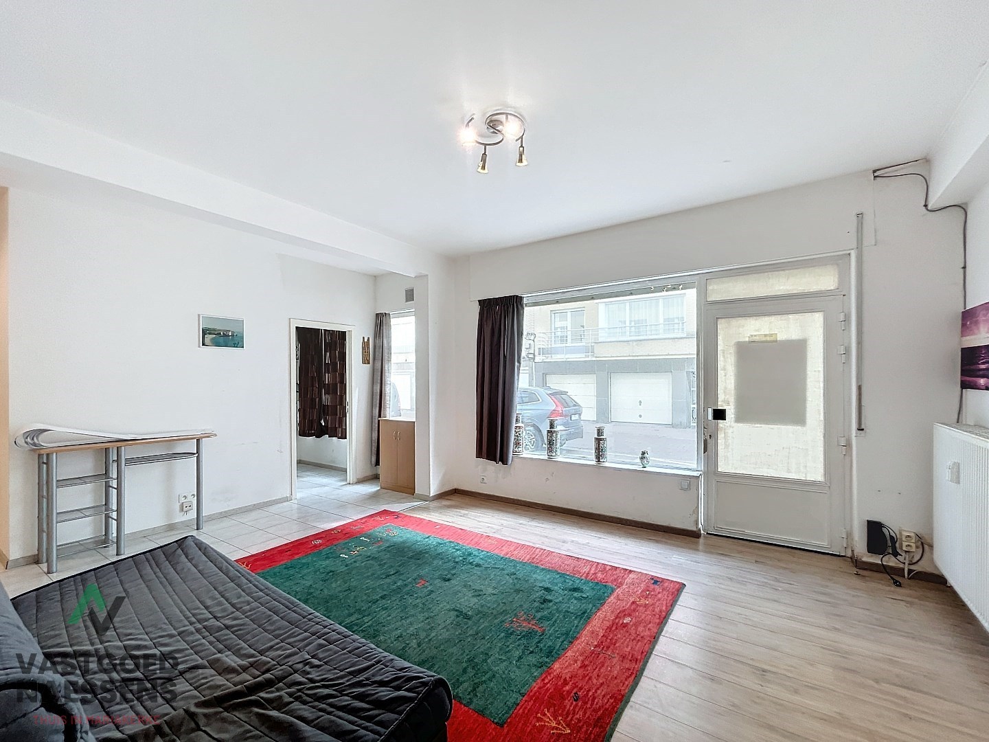 Commerce avec habitation près de la digue 