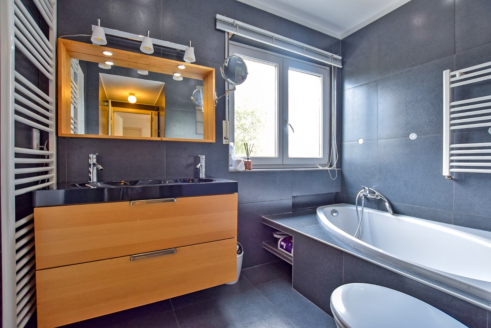 Lichtrijk 2-slaapkamerappartement 109m² te Koksijde op 250m van het strand. 