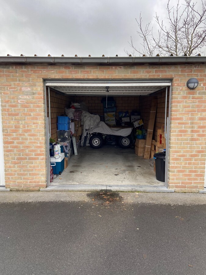 In het centrum gelegen dakappartement met 2 zonneterrassen te Koekelare 