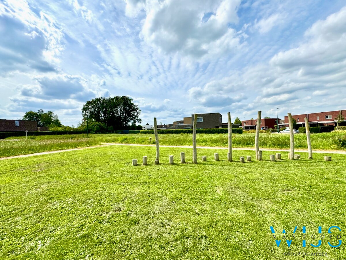 Tof woonhuis in gegeerde woonwijk te Lembeke ! 