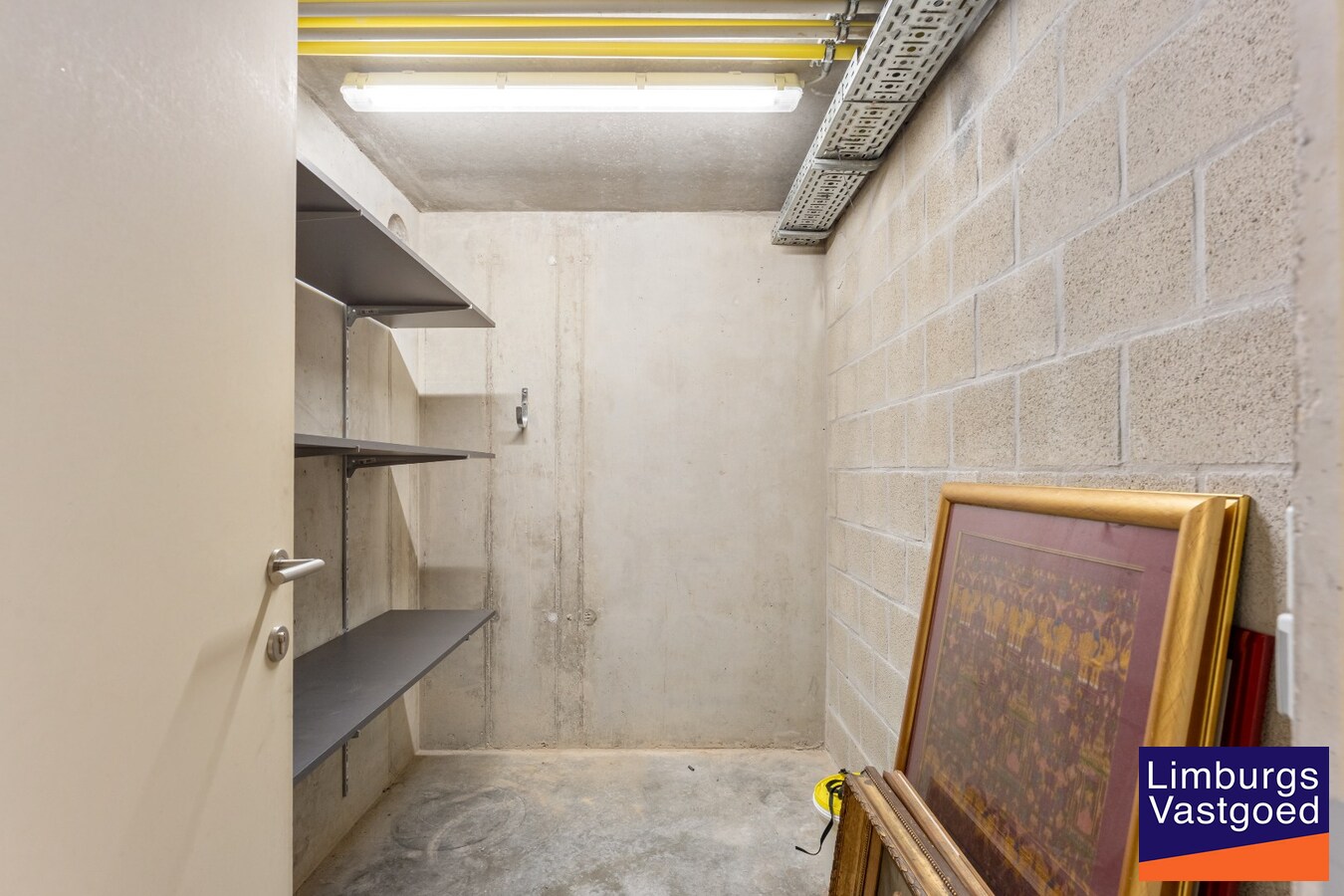 Exclusief penthouse met ruim terras, 2 slpk, dubbele autostaanplaats, centrum Genk 