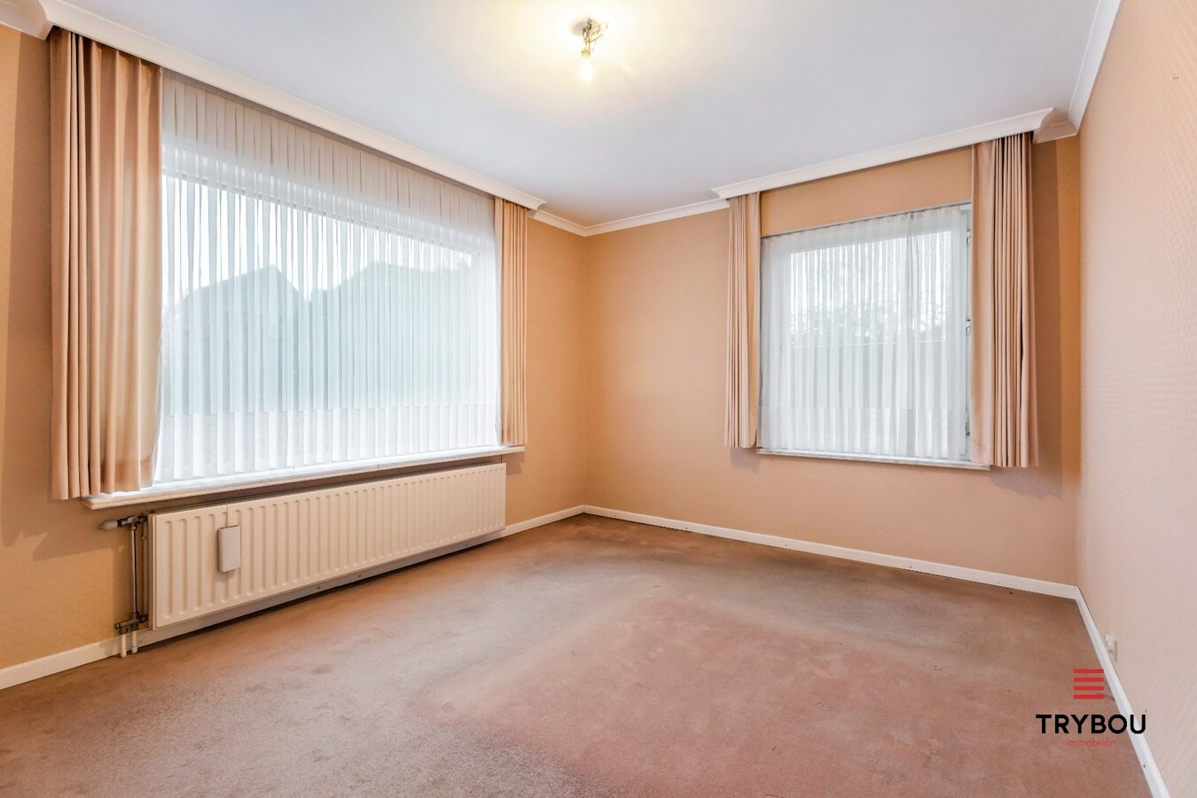 Statige, alleenstaande woning met rustige ligging te Ieper (Boezinge) 