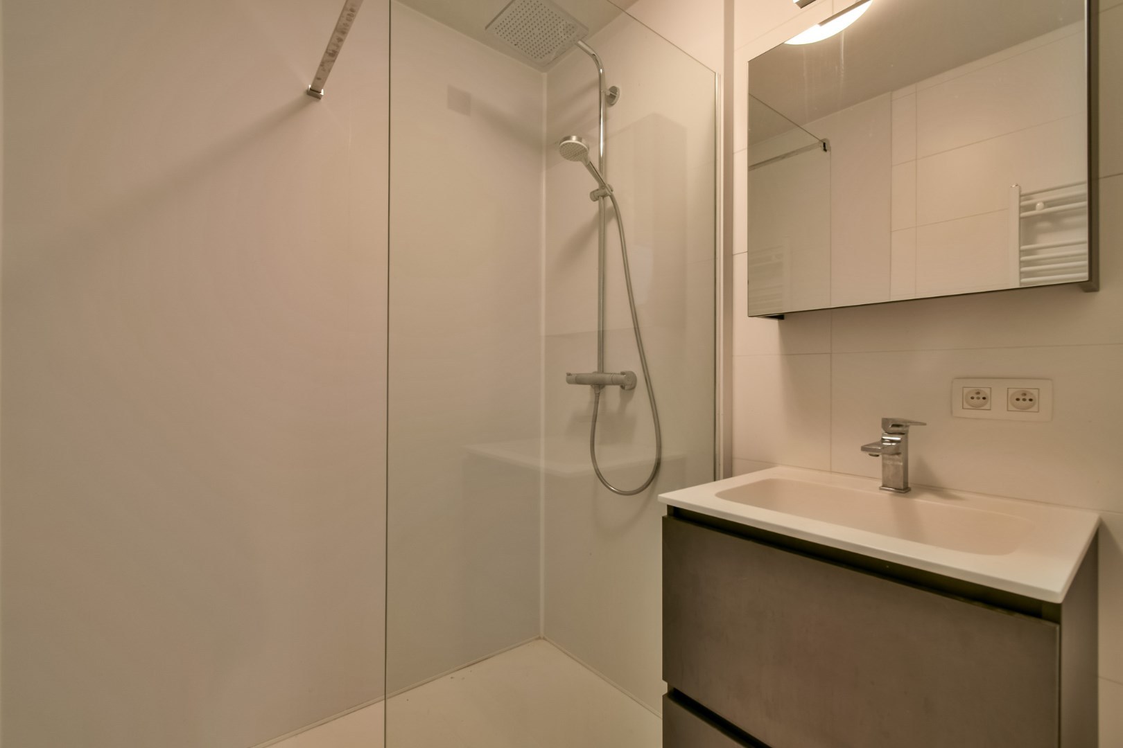 Instapklaar en lichtrijk appartement in centrum Torhout! 