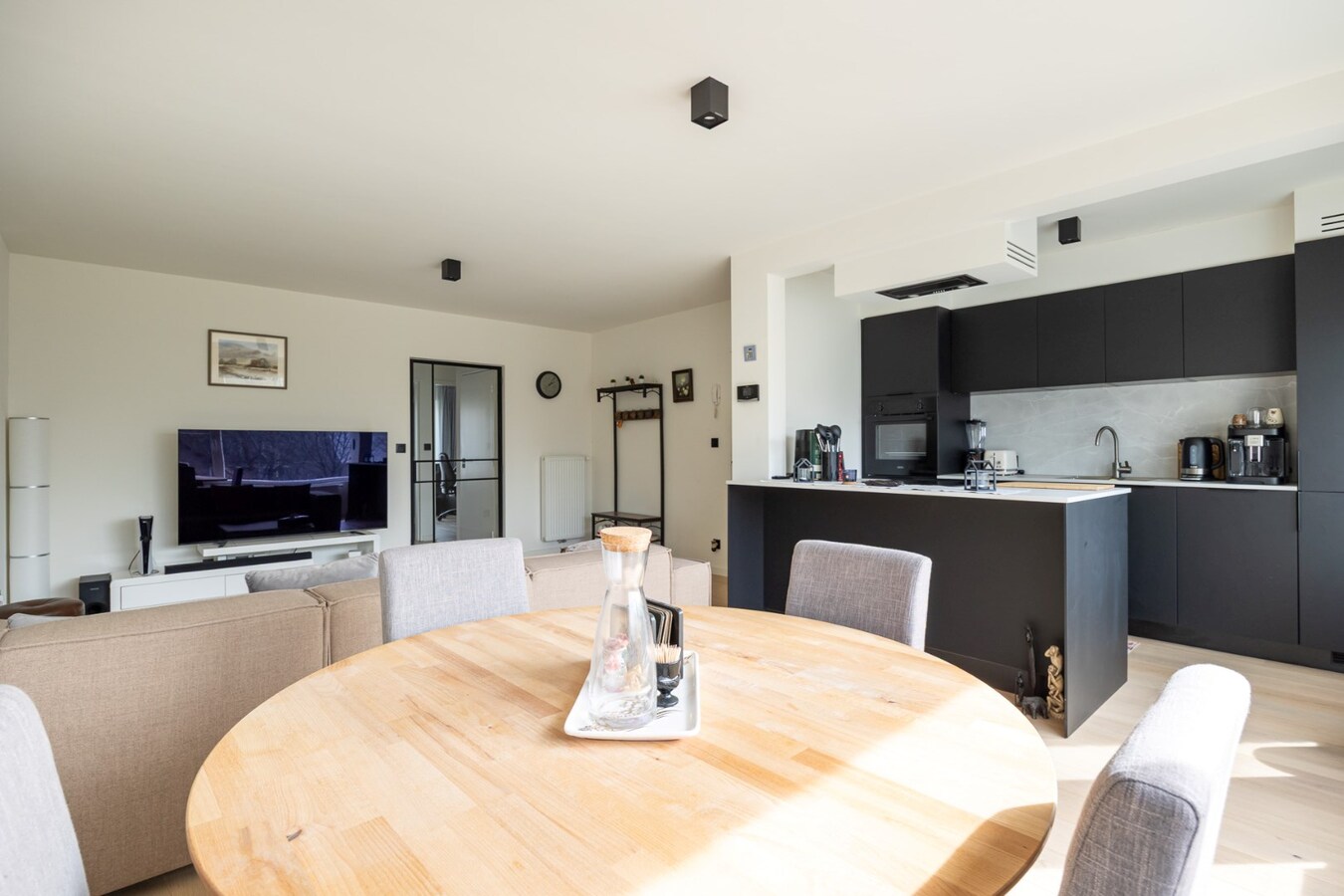 Volledig gerenoveerd appartement met 2 slpk te Edegem! 