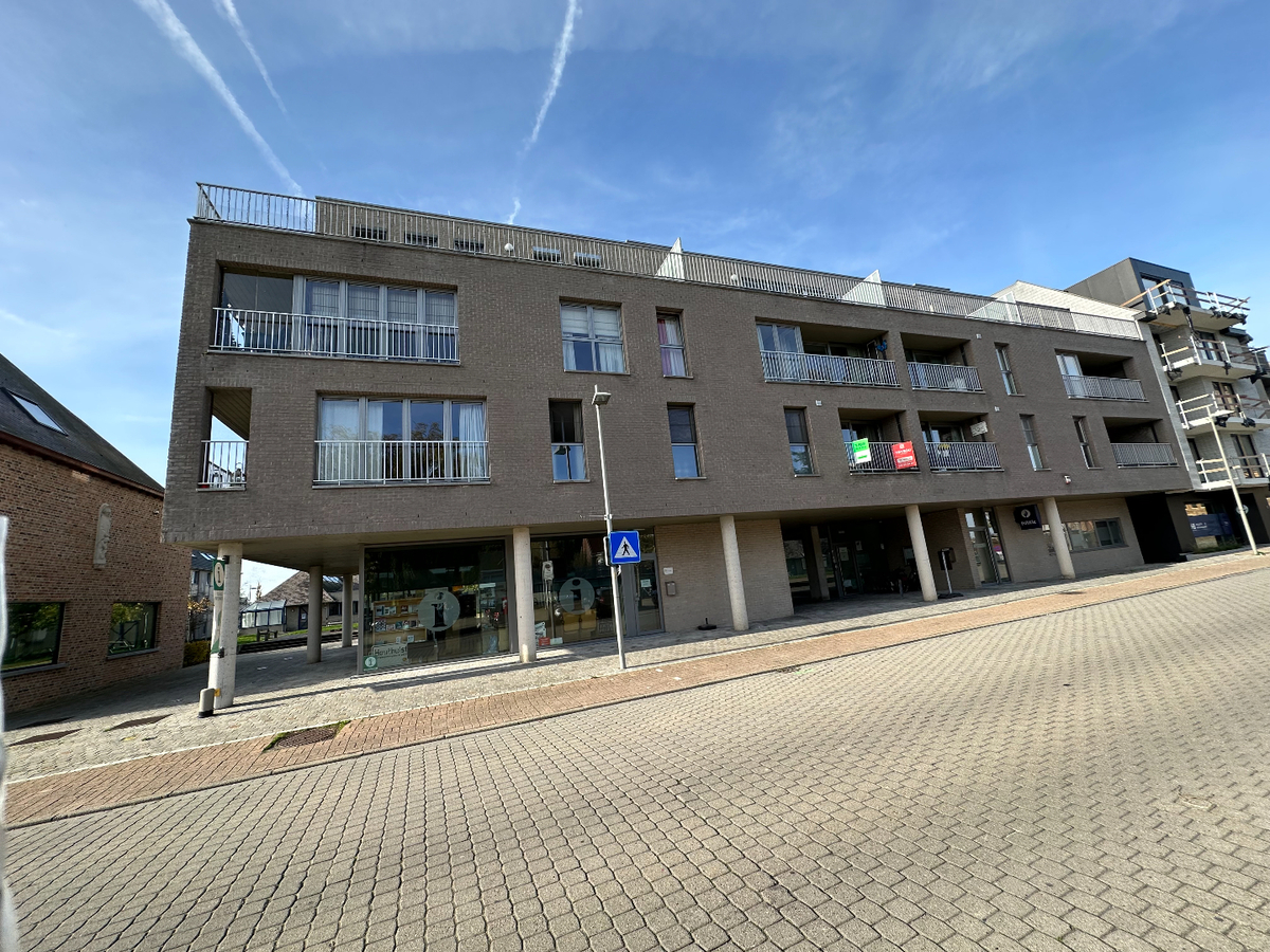 Ruim appartement met twee slaapkamers op de Markt van Houthulst 
