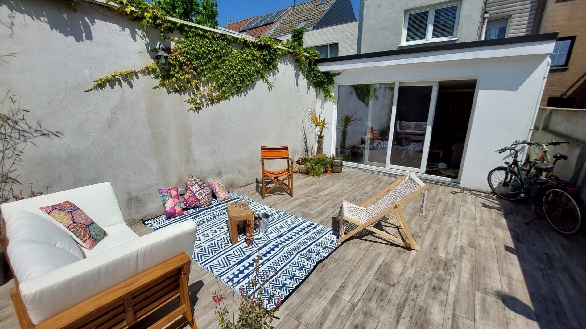 Maison authentiquement rénovée avec jardin orienté sud-ouest. 