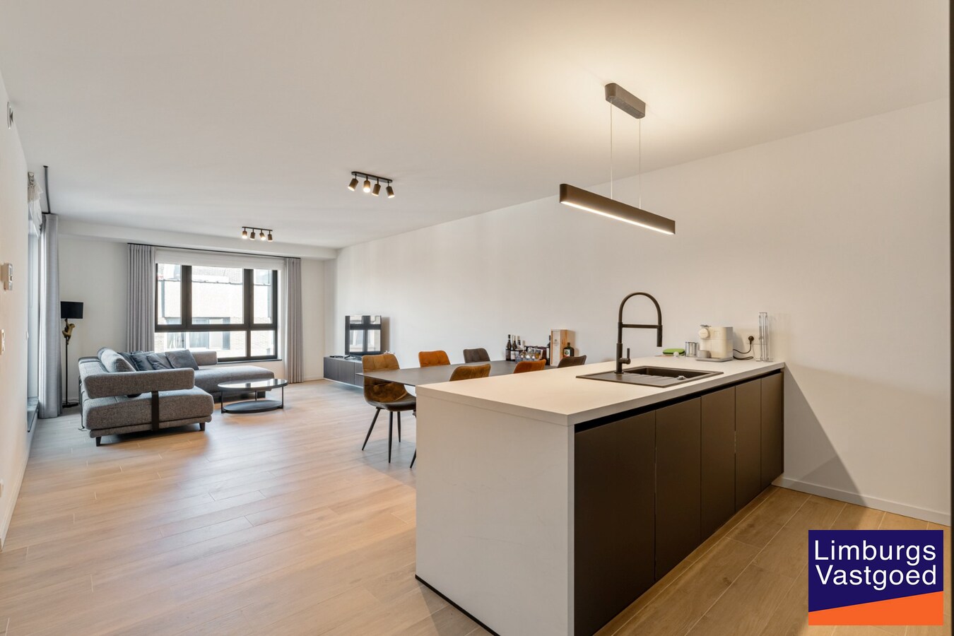 Energiezuinig 2 slpk app, 97m² + terras, parking en berging 