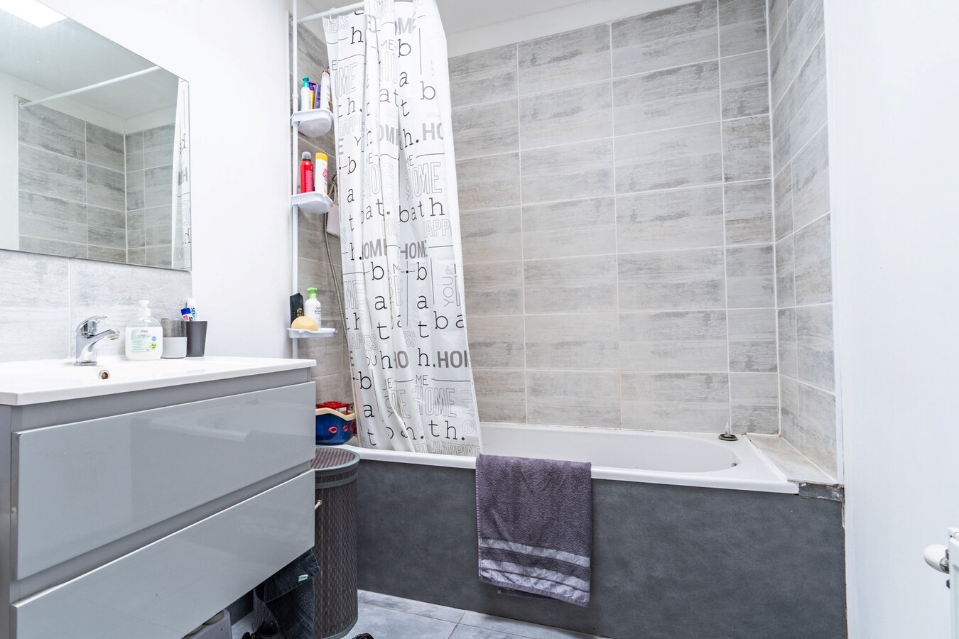 Maison rénovée offrant de beaux volumes avec 4 chambres, terrasse et jardin ! 