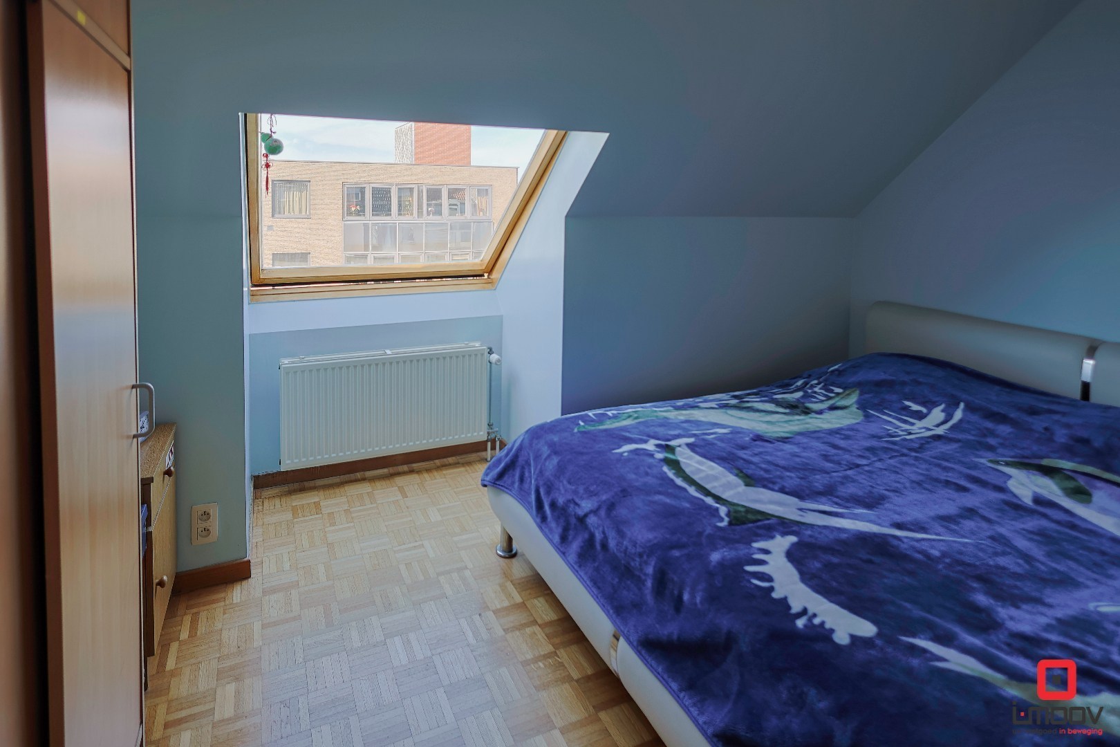 Lichtrijk en huiselijk triplexappartement met 4 slaapkamers en 2 garages te Gent 