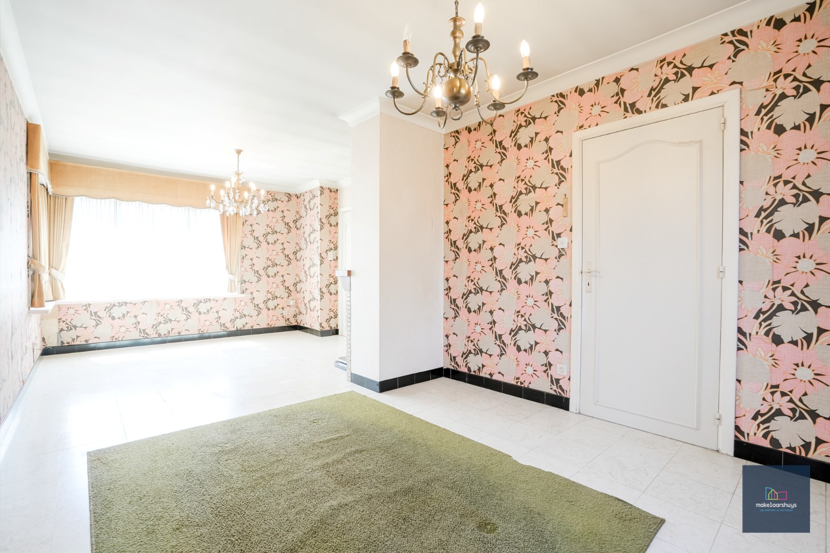 Te renoveren HOB met garage en bijgebouw op een mooi perceel 