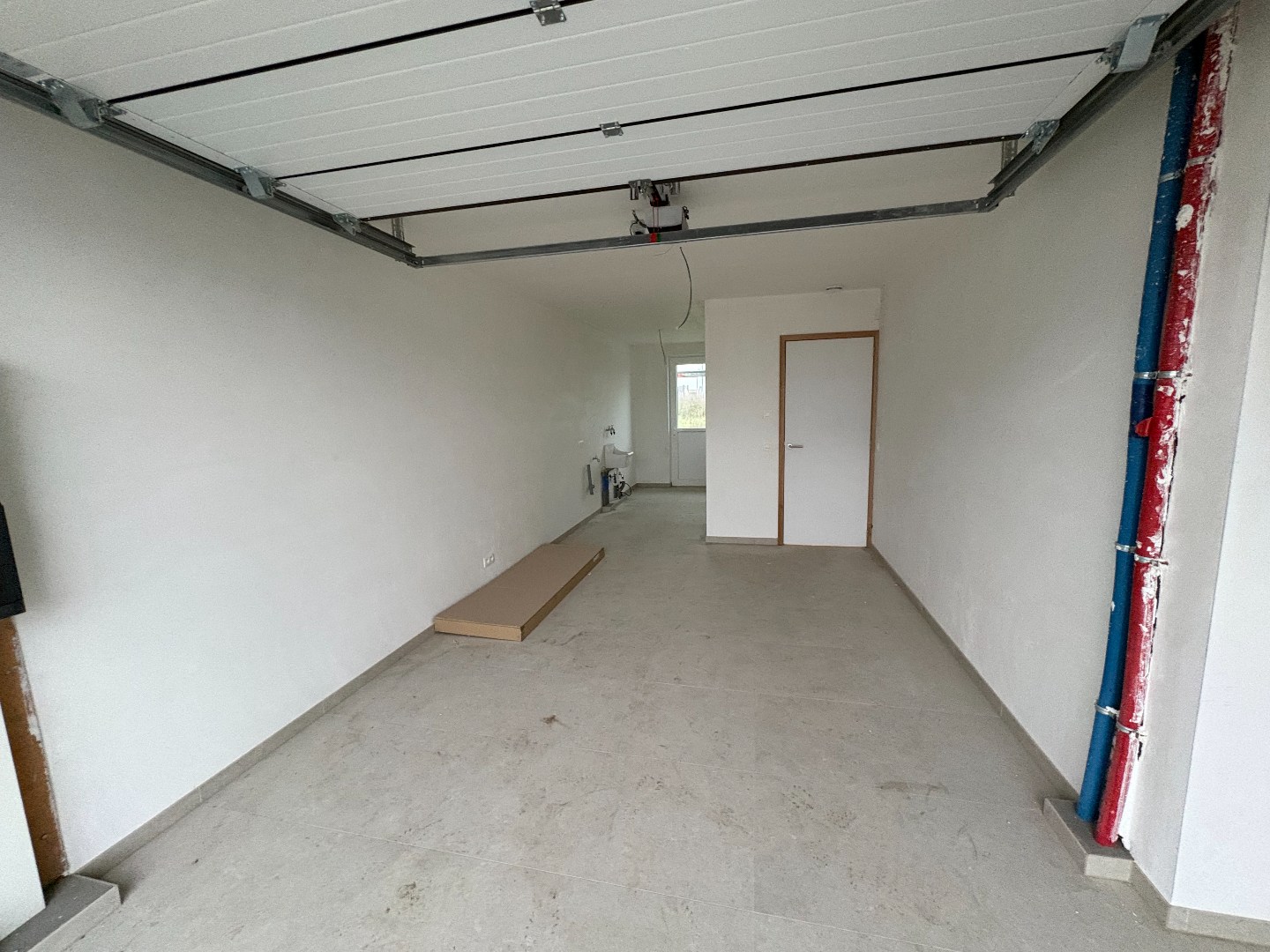 Moderne energiezuinige rijwoning in rustige omgeving met garage 