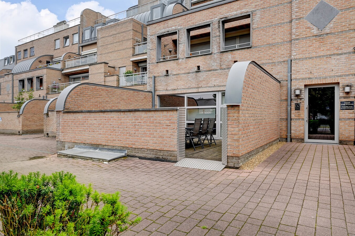Ruim instapklaar appartement met grote terrassen 