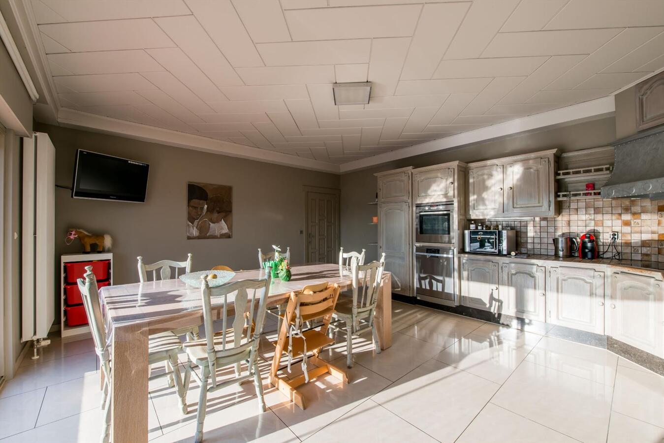 Uitstekend gelegen villa met prachtige vergezichten op 1ha28a21ca 