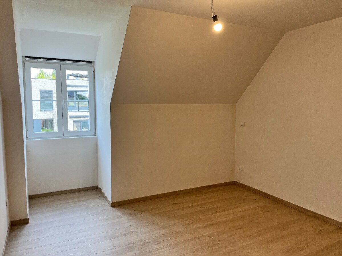 Instapklare nieuwbouwwoning met carport te Langemark 