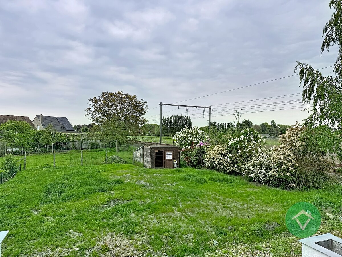 Alleenstaande statige woning met tuin te Veldegem 