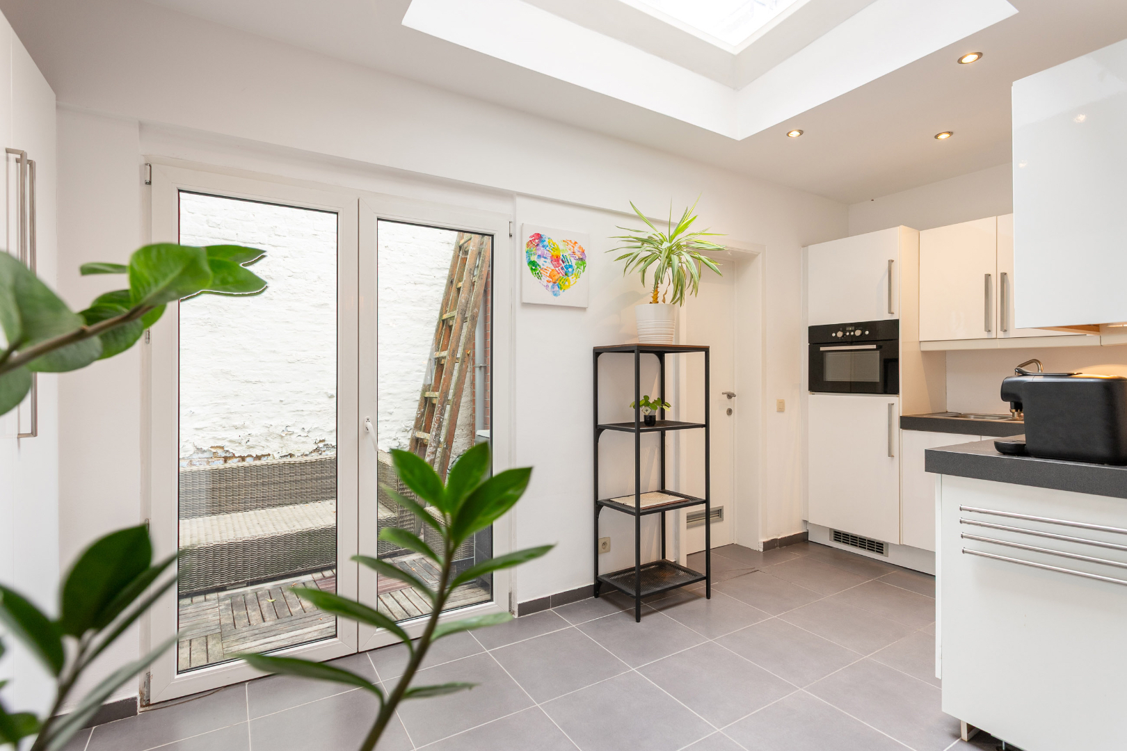 Instapklare woning (EPC B) met 3 slpk, 2 badk en terras te Halle (nabij station) 