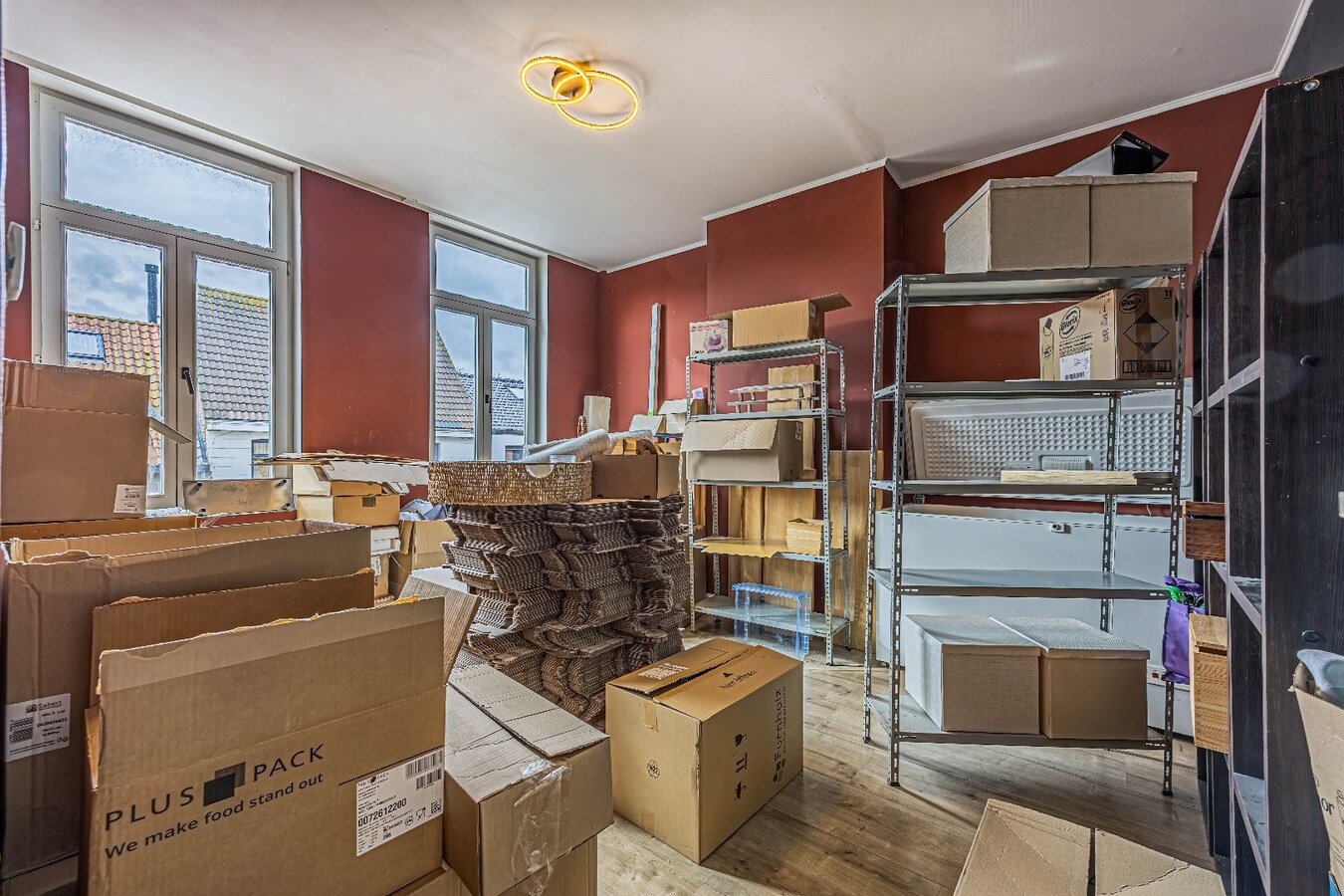 Uniek handelspand met woonst in het charmante Lissewege – tal van mogelijkheden! 